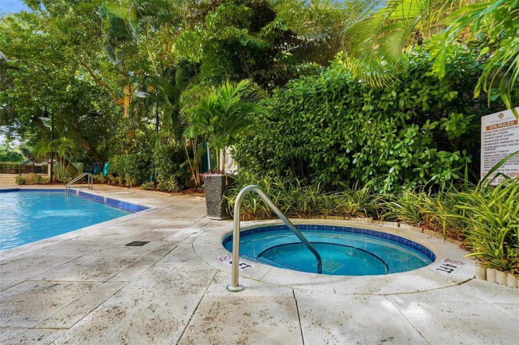 2951 S Bayshore Dr, Unit 315, Miami, FL 33133 Photo