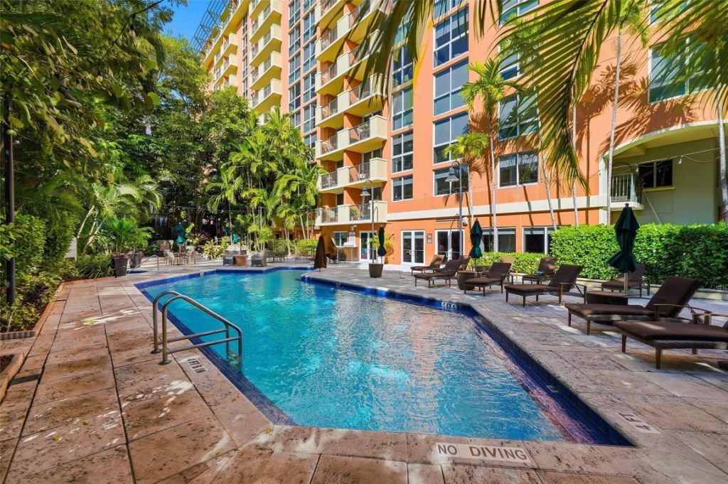 2951 S Bayshore Dr, Unit 315, Miami, FL 33133 Photo