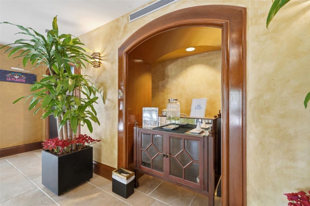 2951 S Bayshore Dr, Unit 315, Miami, FL 33133 Photo