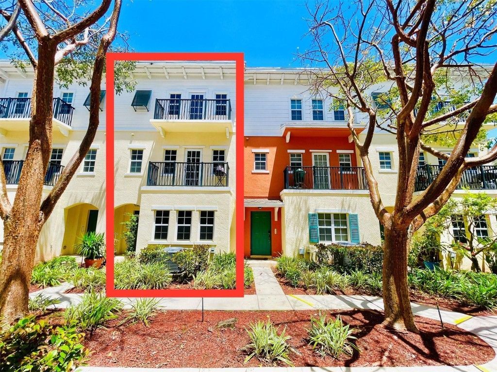 621 SW 1st Avenue, Unit 621, Pompano Beach, FL 33060 Photo