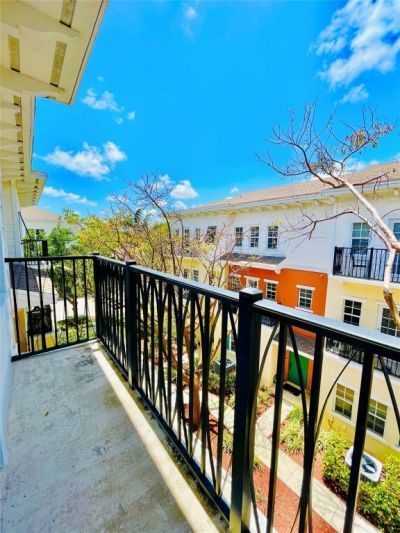 621 SW 1st Avenue, Unit 621, Pompano Beach, FL 33060 Photo