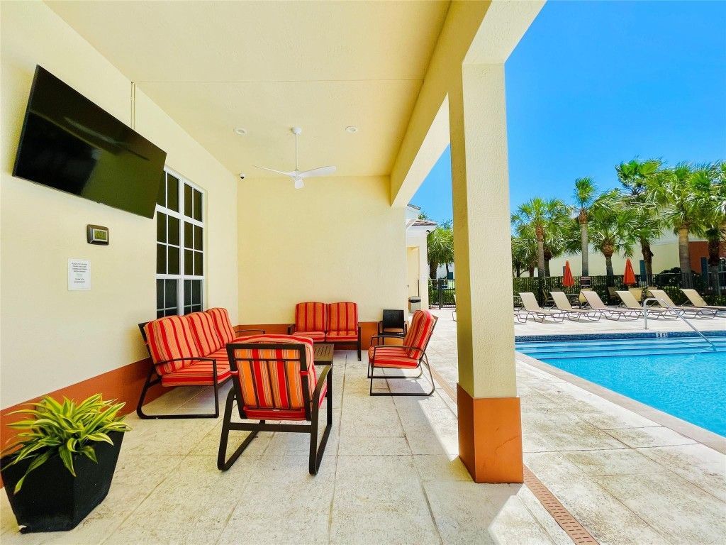 621 SW 1st Avenue, Unit 621, Pompano Beach, FL 33060 Photo