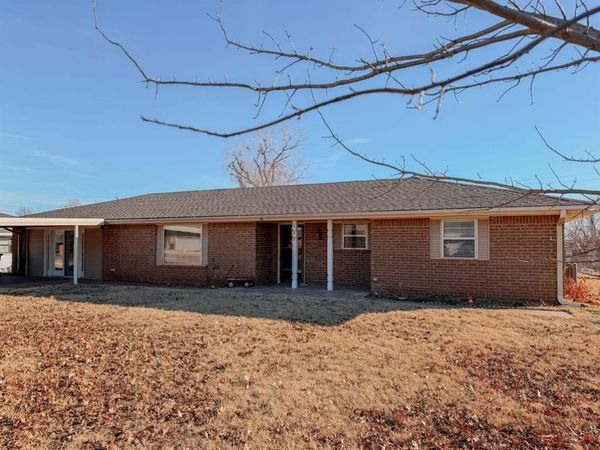 729 N Marion Avenue, Hinton, OK 73047