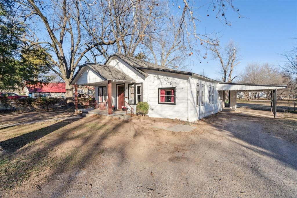 111 W Nabor Road, Marlow, OK 73055 Main Photo