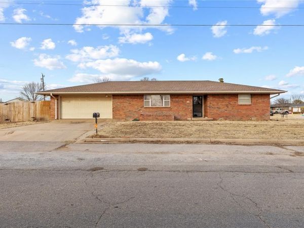 133 E 7th Street, Hydro, OK 73048
