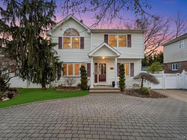 2585 Oceanside Road, Oceanside, NY 11572