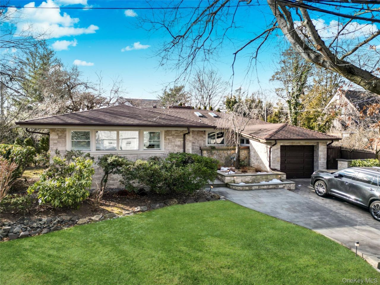 41 Erick Avenue, Hewlett, NY 11557 Main Photo