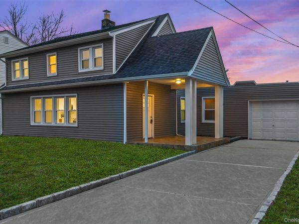 3322 Parkway Drive, Baldwin Harbor, NY 11510