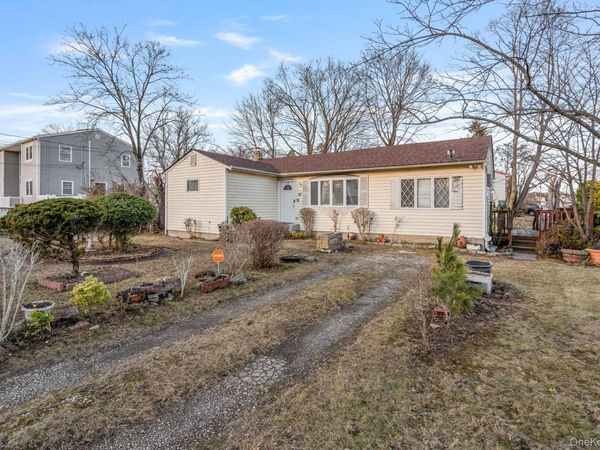 79 Centerwood Street, West Babylon, NY 11704