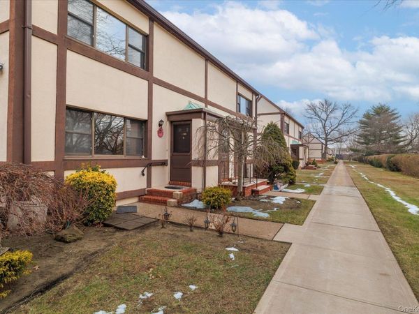 105 15th Street, Unit A1, Garden City, NY 11530