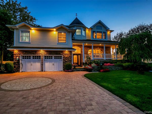 3 Saint Lawrence Place, Jericho, NY 11753