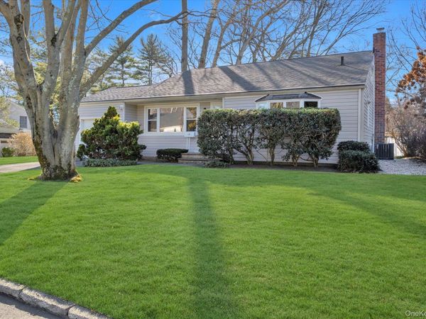 19 Capitol Place, South Huntington, NY 11746