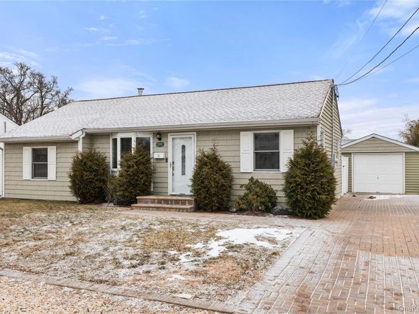 1361 Manatuck Boulevard, Bay Shore, NY 11706