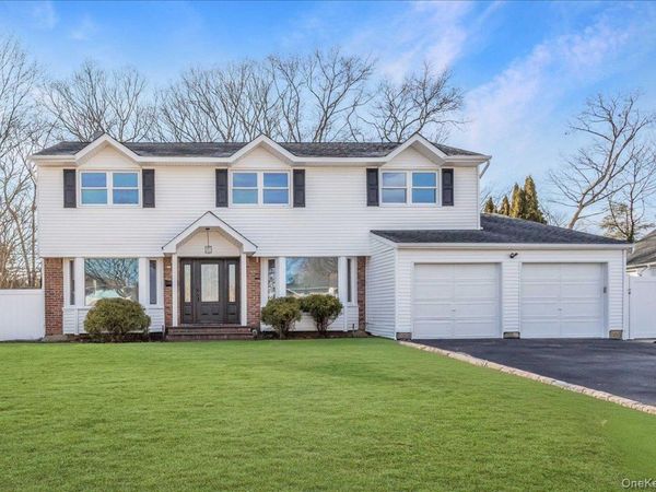 20 Shirley Court, Commack, NY 11725