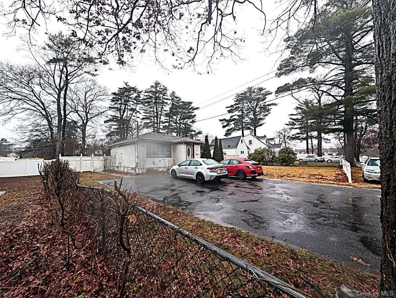 132 8th Street, Brentwood, NY 11717 Main Photo