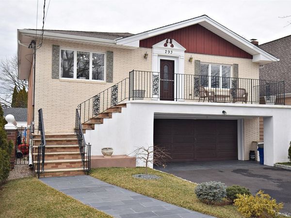 293 85th Avenue, Floral Park, NY 11001