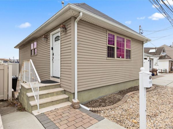 1137 Washington Place, Baldwin, NY 11510