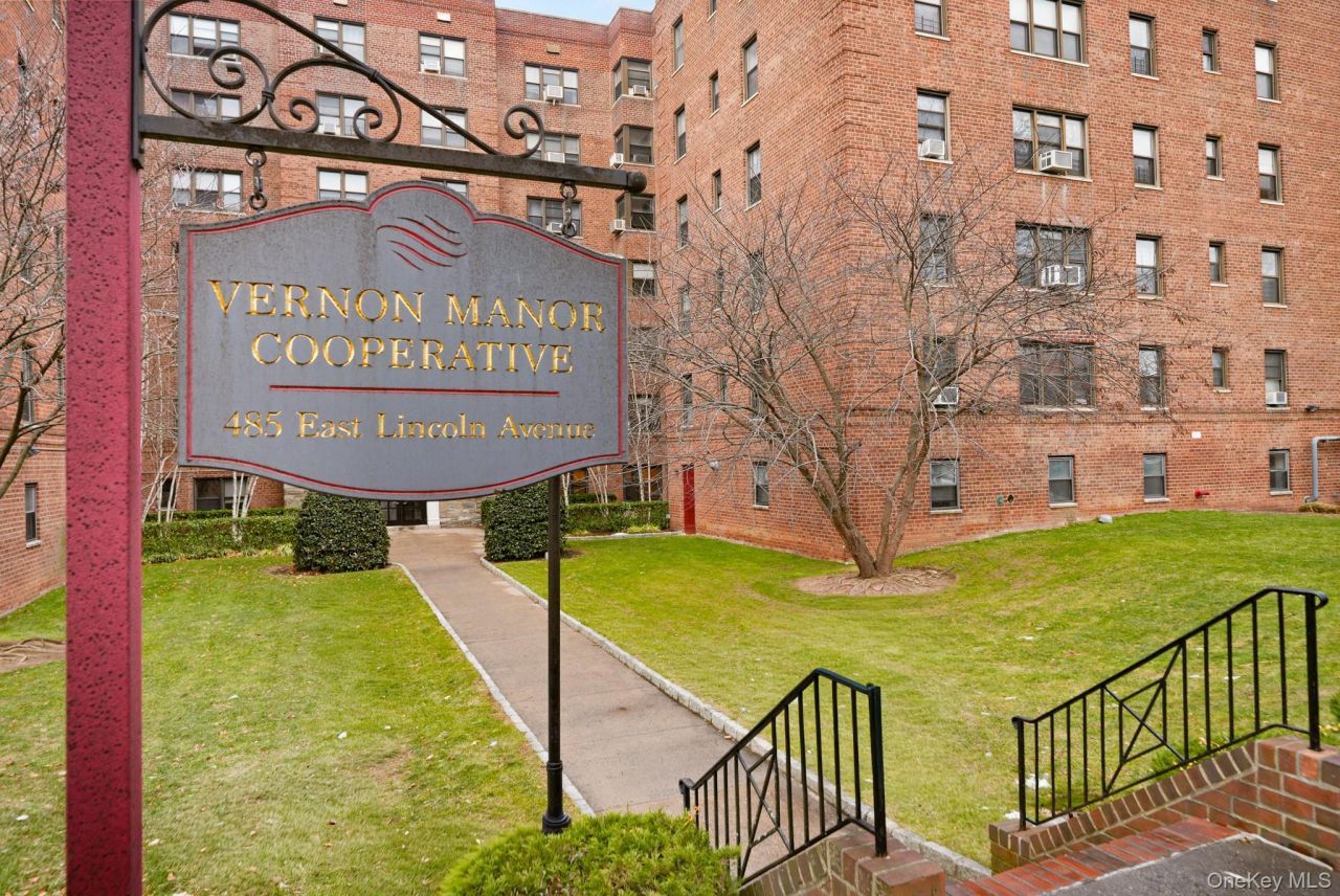 485 E Lincoln Avenue, Unit 201, Mount Vernon, NY 10552 Main Photo