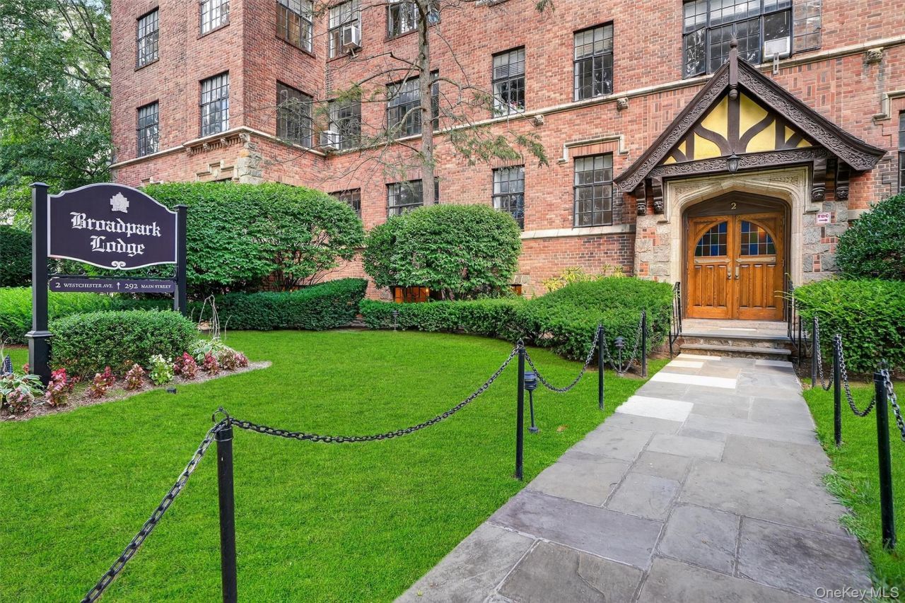 2 Westchester Avenue, Unit 3Q, White Plains, NY 10601 Main Photo