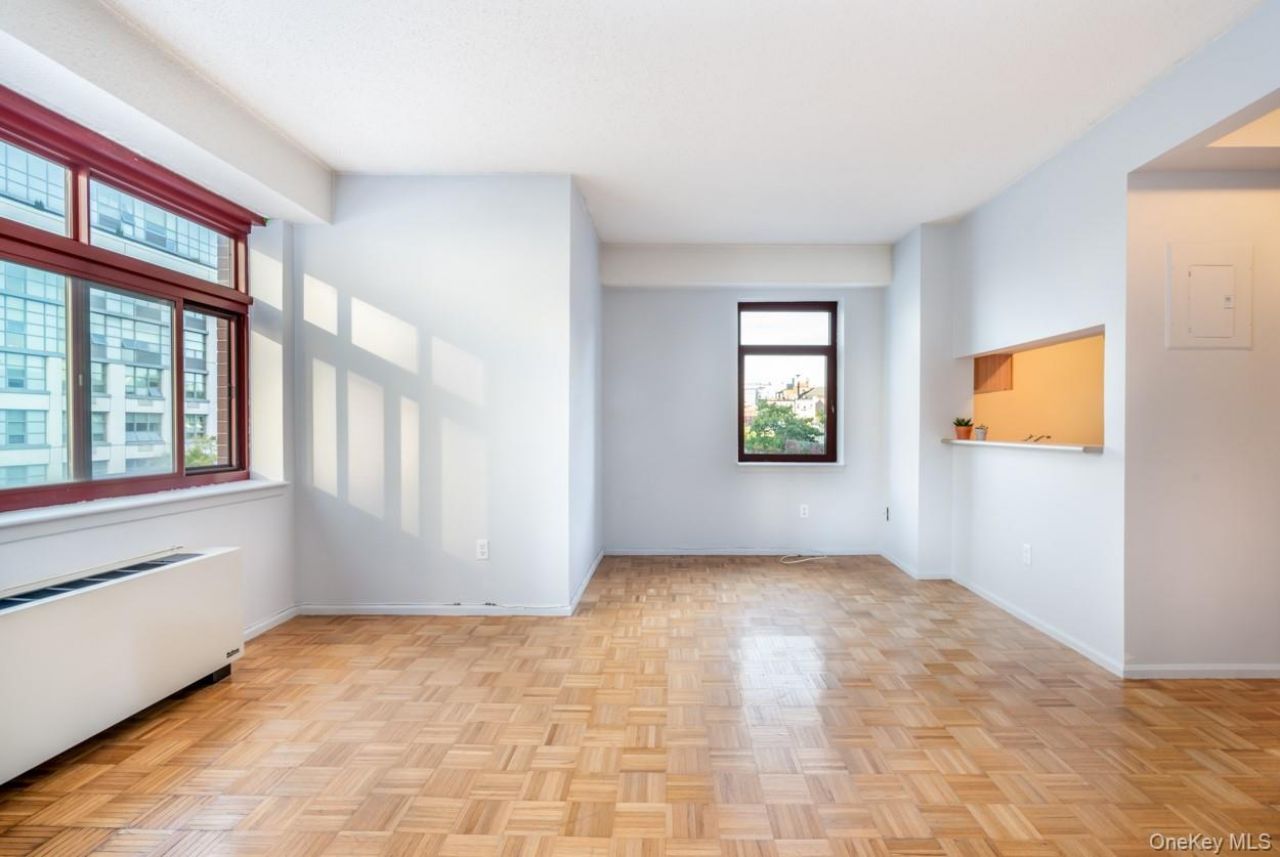 4-74 48th Avenue, Unit 3BB, Long Island City, NY 11109 Main Photo