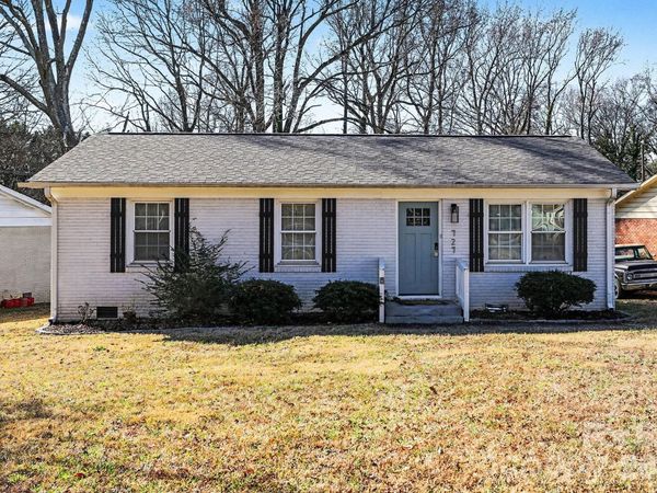 727 Thera Drive, Charlotte, NC 28206