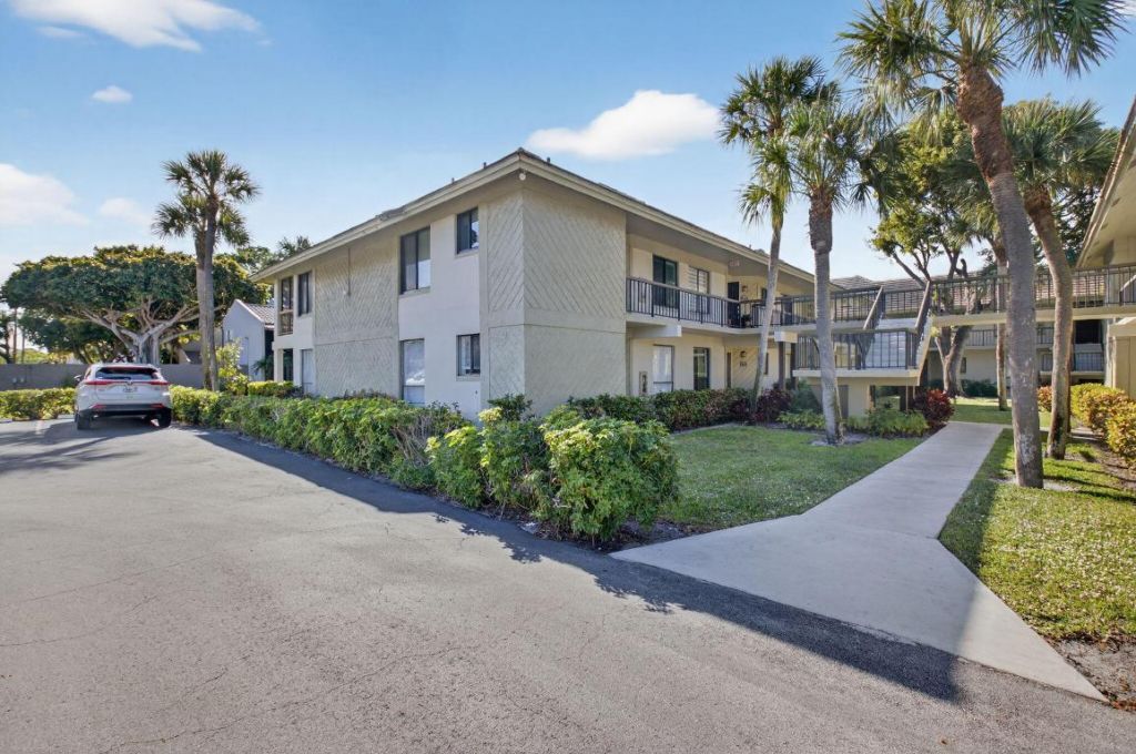 159 NW 70th Street, Unit 403, Boca Raton, FL 33487 Photo
