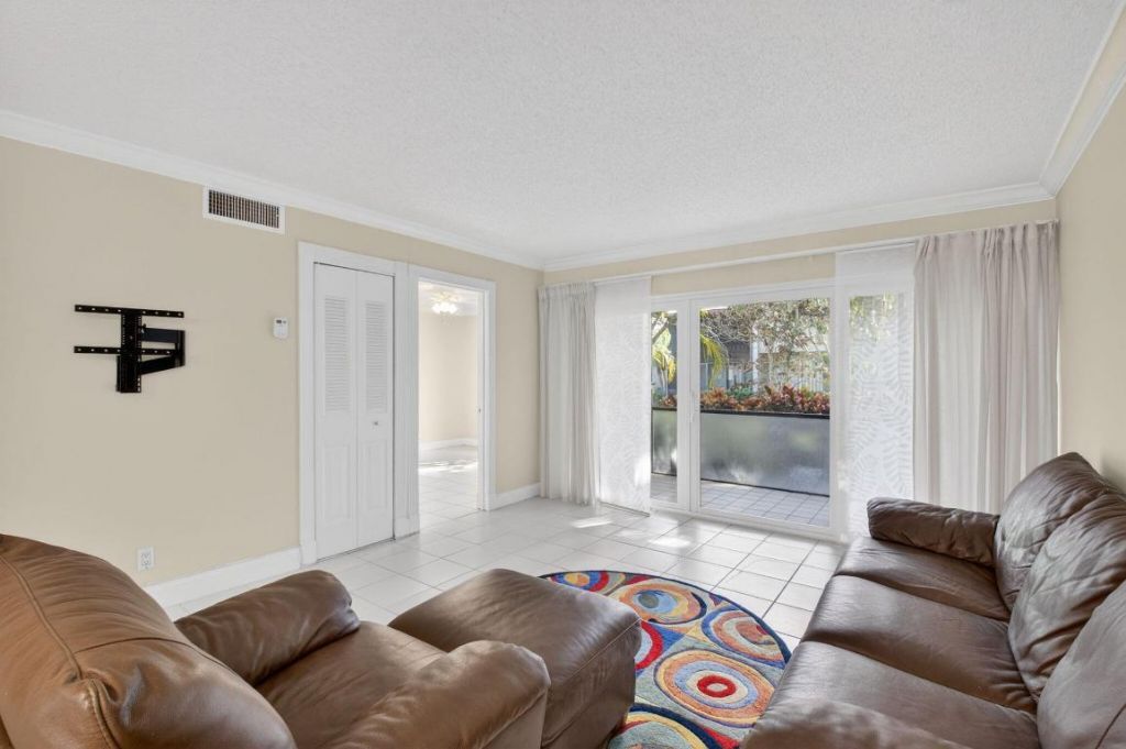 159 NW 70th Street, Unit 403, Boca Raton, FL 33487 Photo