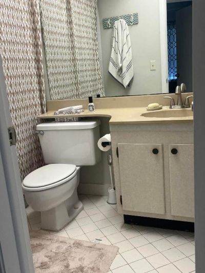 1638 Embassy Drive, Unit 409, West Palm Beach, FL 33401 Photo