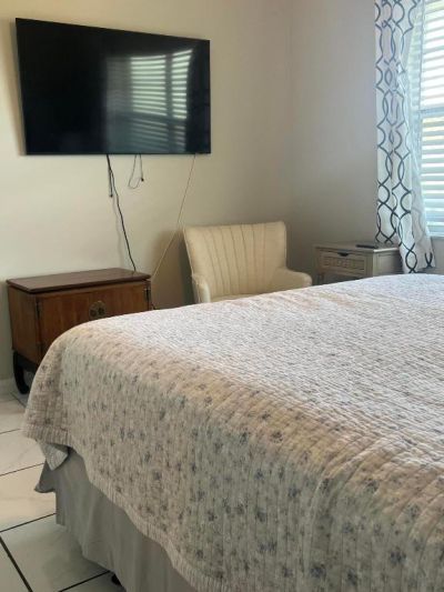 1638 Embassy Drive, Unit 409, West Palm Beach, FL 33401 Photo