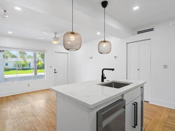 401 NE 2nd Avenue, Unit 6, Delray Beach, FL 33444