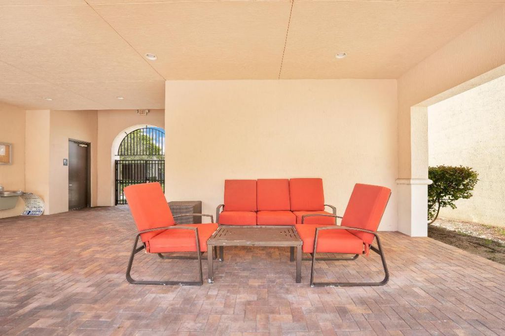 5904 NW 46th Lane, Tamarac, FL 33319 Photo