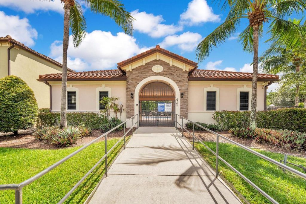 5904 NW 46th Lane, Tamarac, FL 33319 Photo