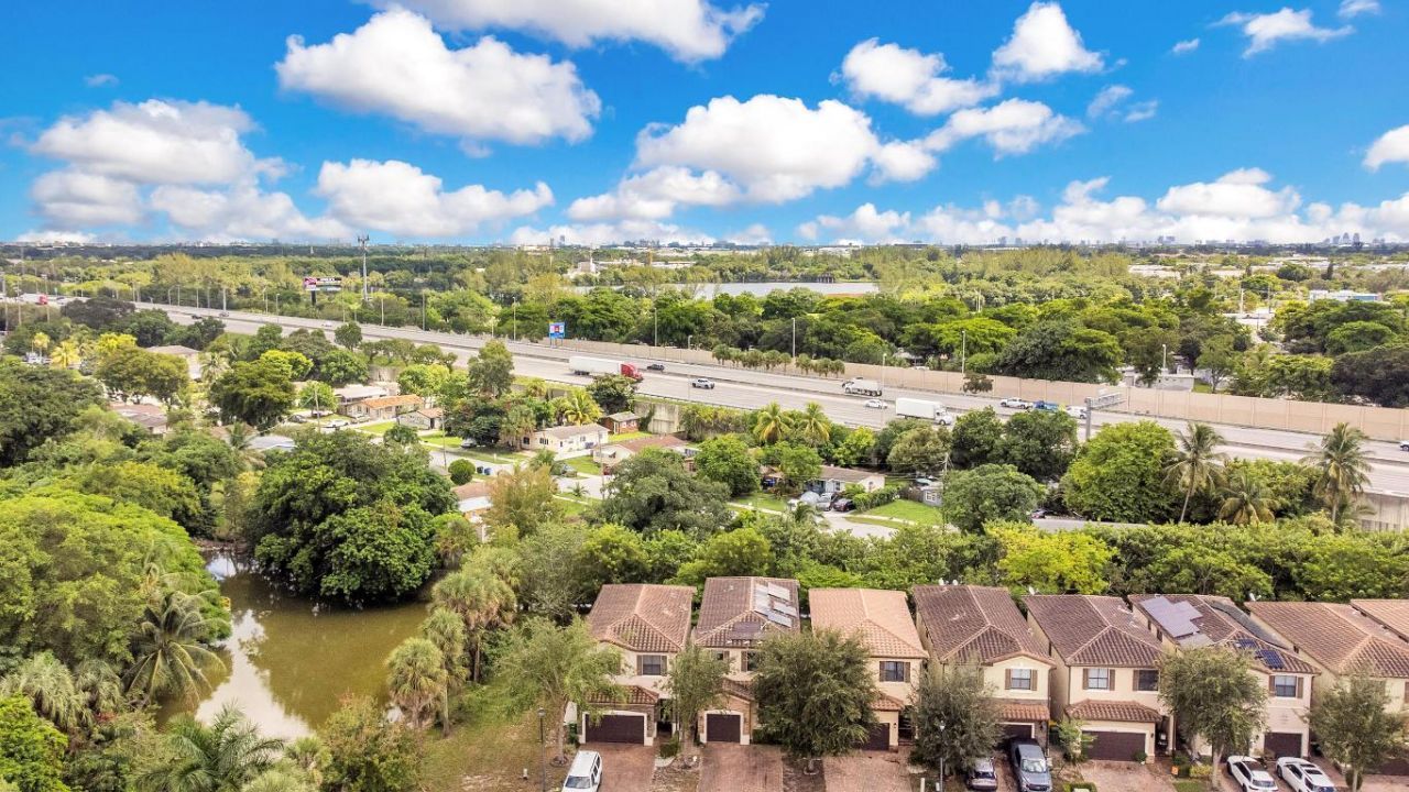 5904 NW 46th Lane, Tamarac, FL 33319 Photo