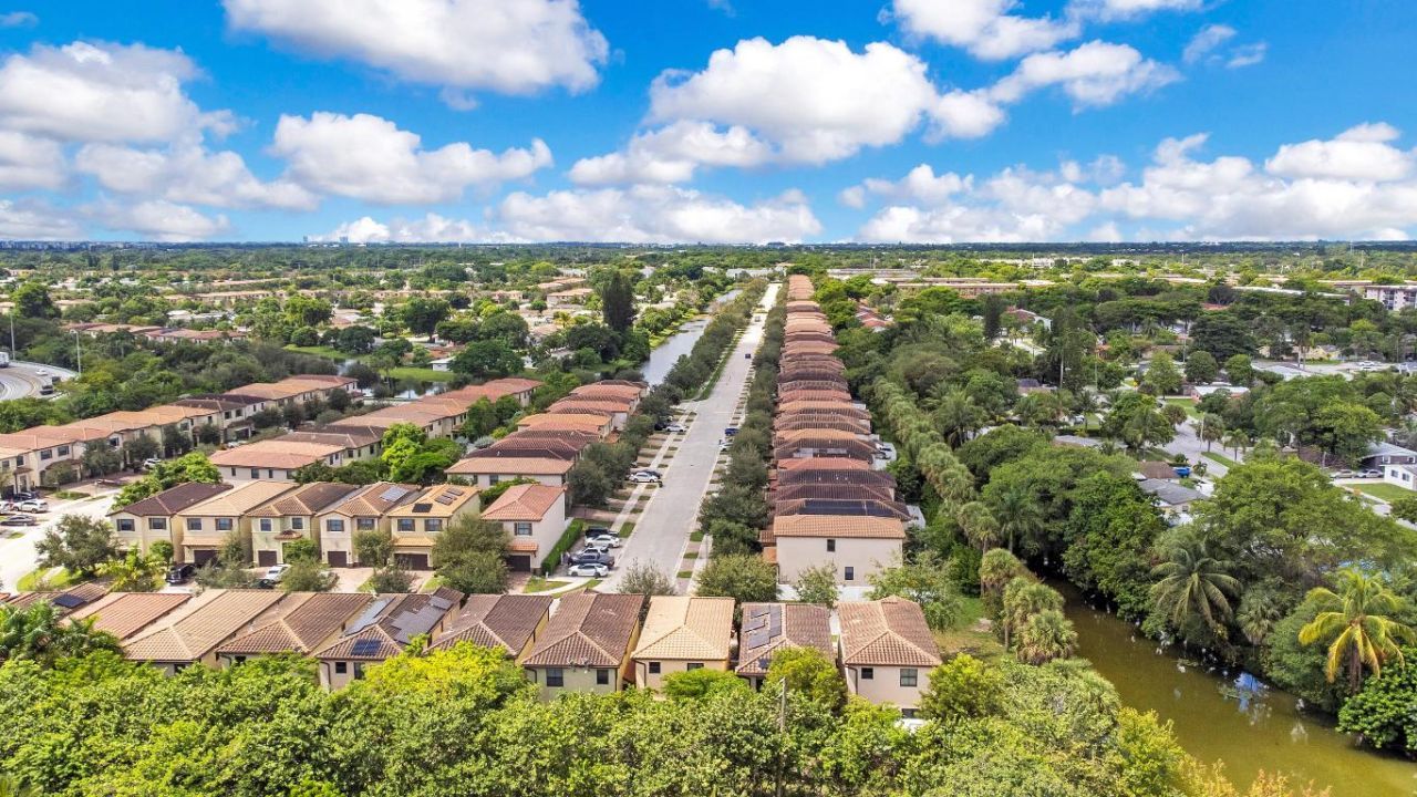 5904 NW 46th Lane, Tamarac, FL 33319 Photo