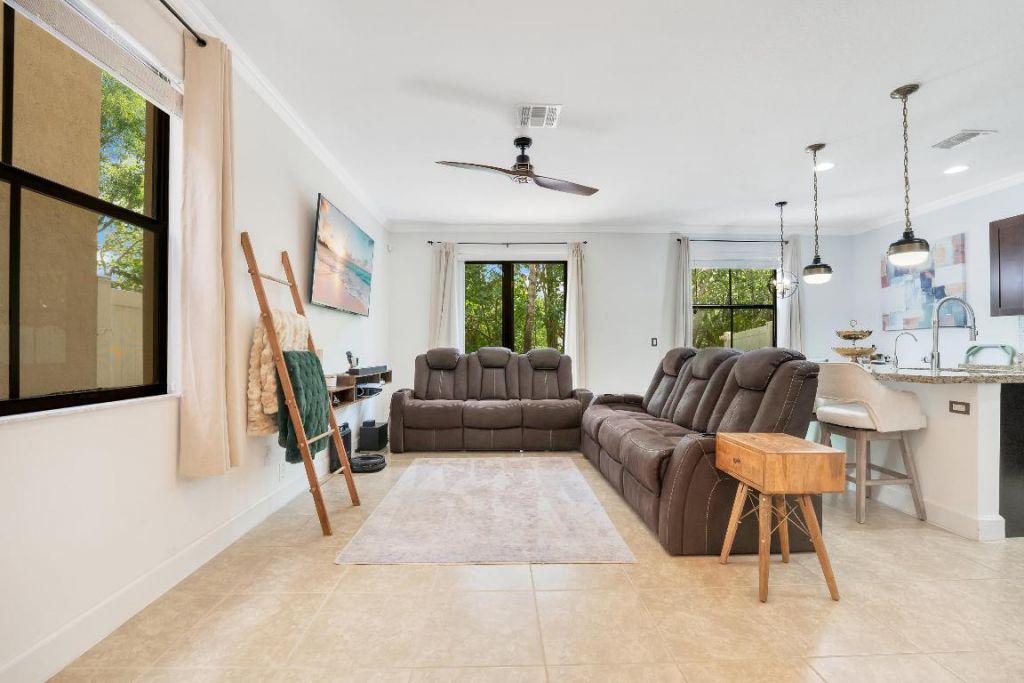 5904 NW 46th Lane, Tamarac, FL 33319 Photo