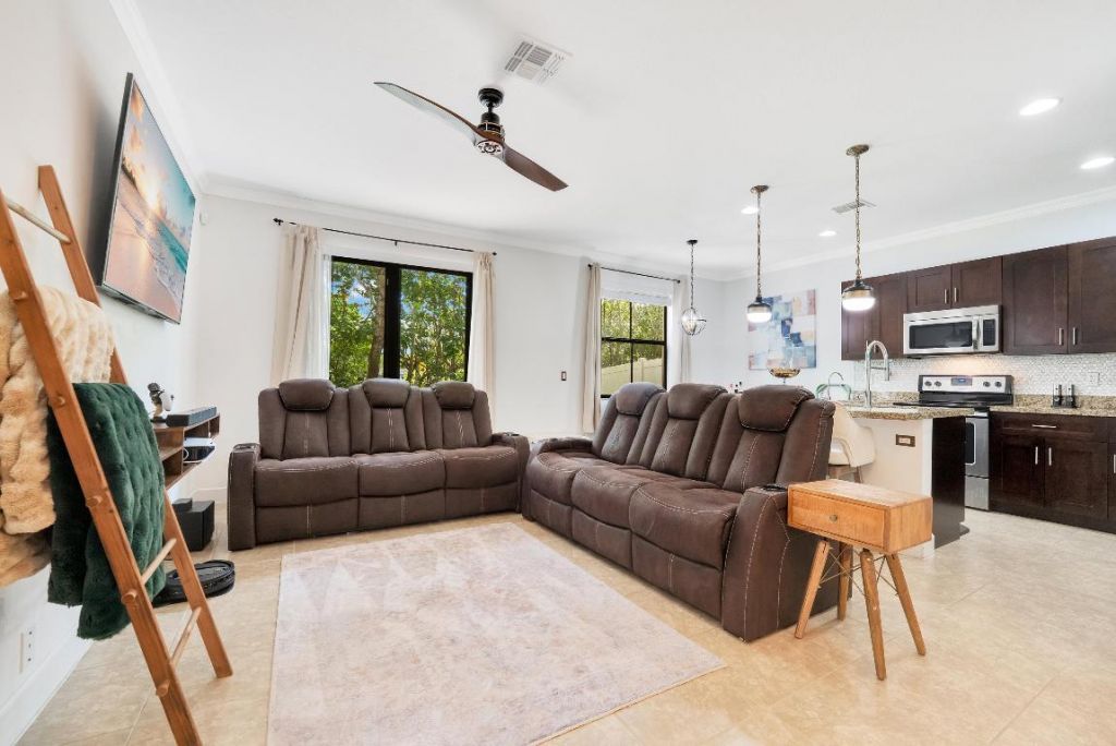 5904 NW 46th Lane, Tamarac, FL 33319 Photo