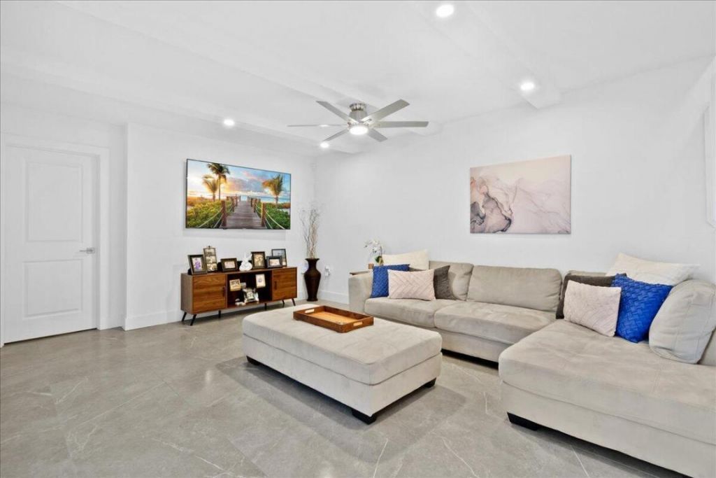 709 7th Lane, Palm Beach Gardens, FL 33418 Photo