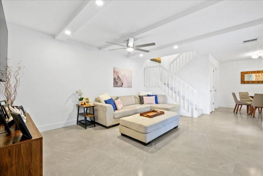 709 7th Lane, Palm Beach Gardens, FL 33418 Photo