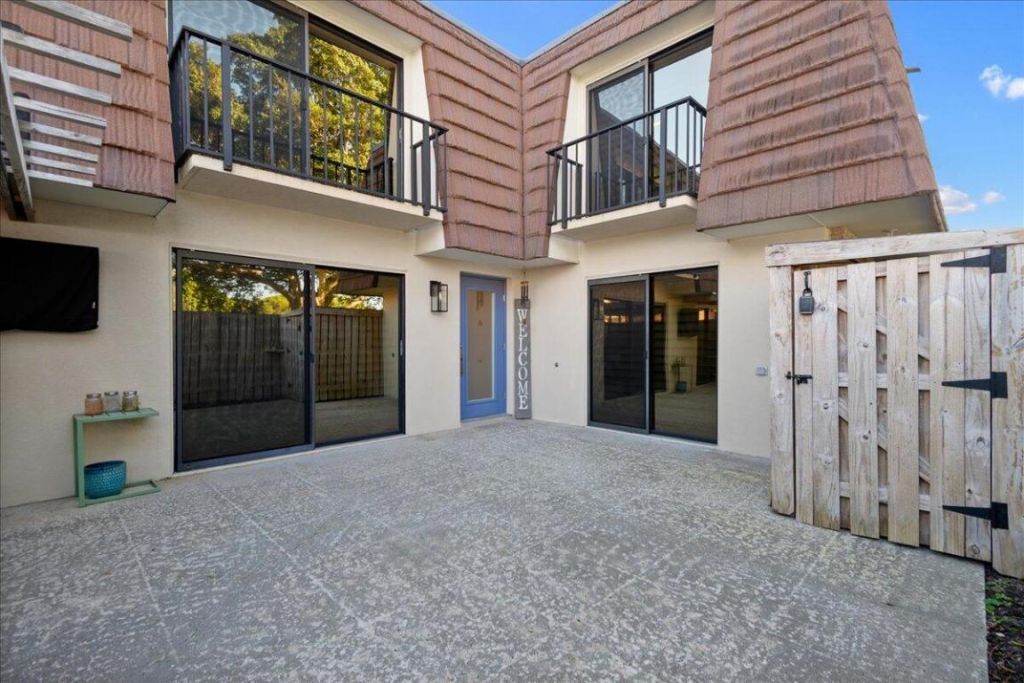 709 7th Lane, Palm Beach Gardens, FL 33418 Photo