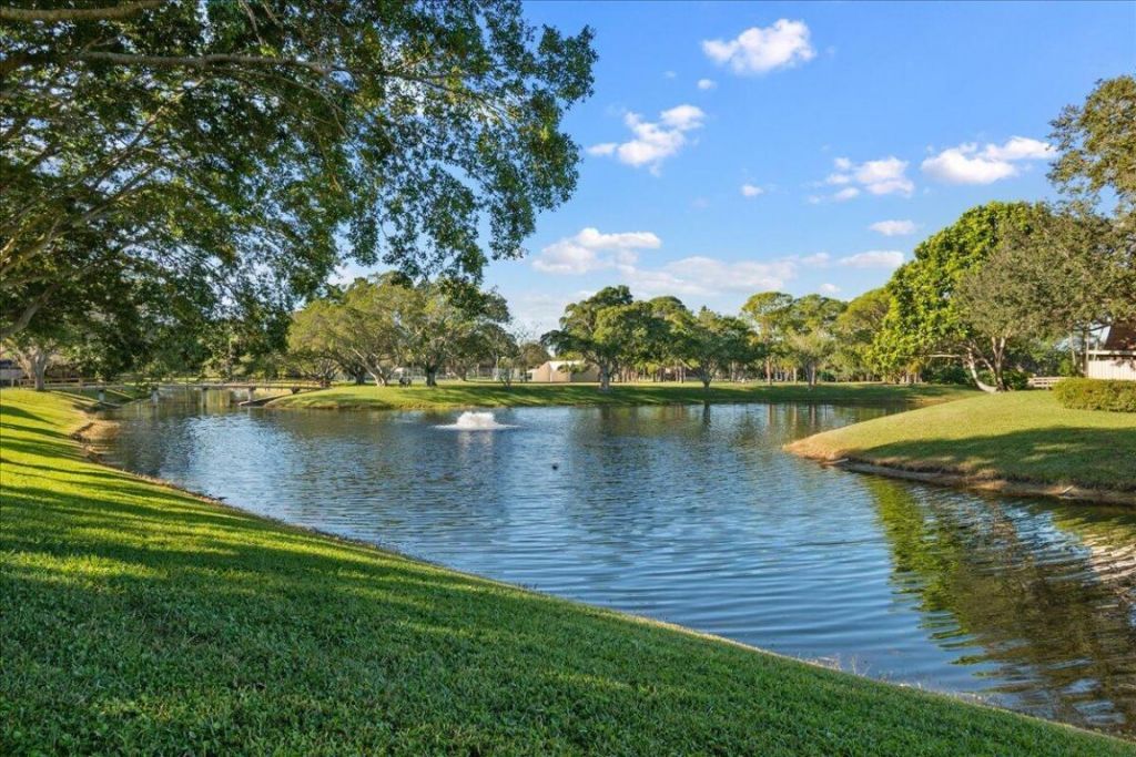 709 7th Lane, Palm Beach Gardens, FL 33418 Photo