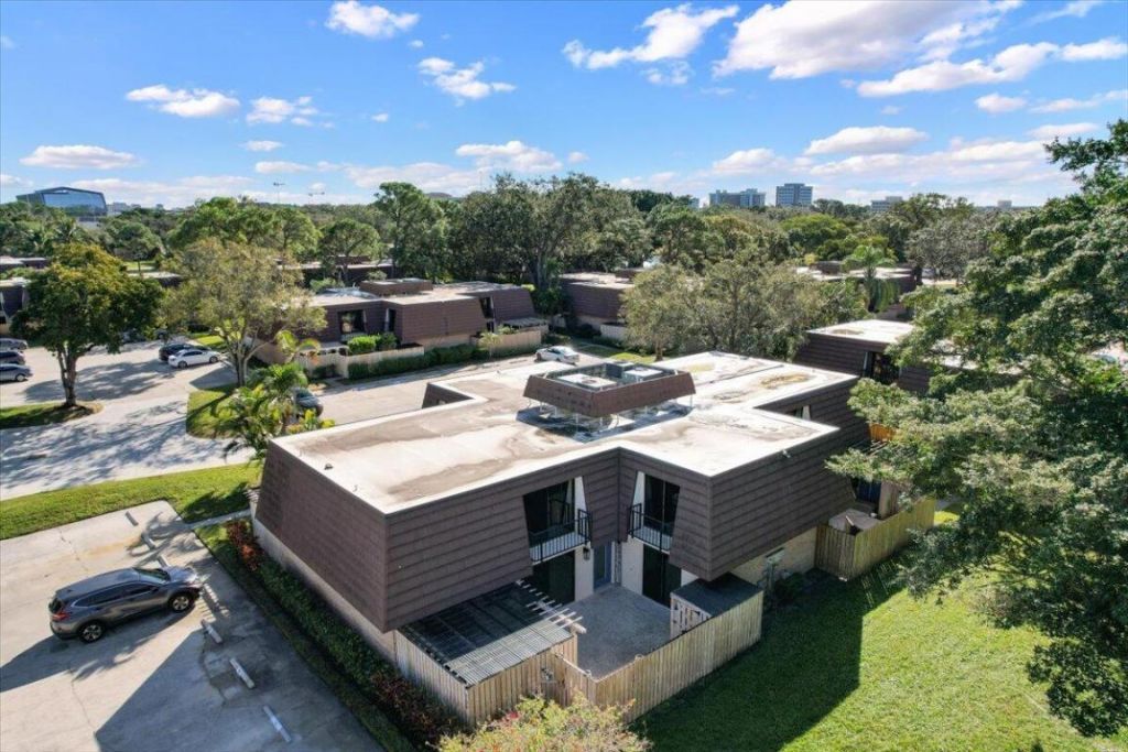 709 7th Lane, Palm Beach Gardens, FL 33418 Photo