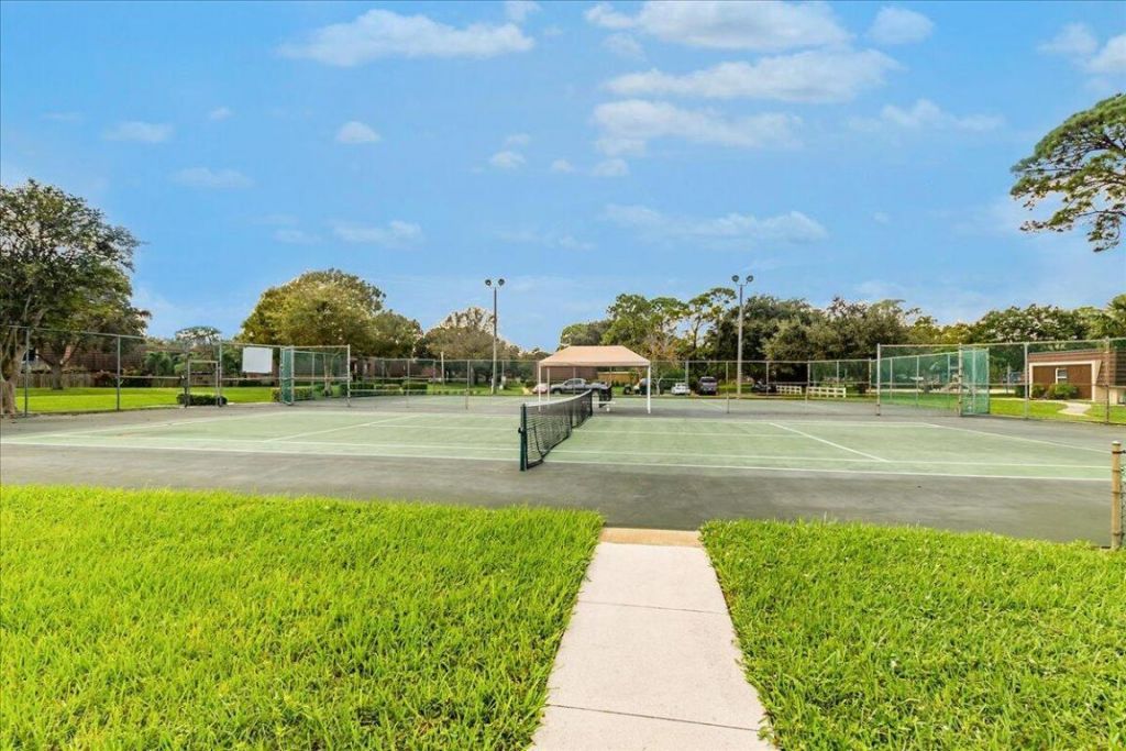 709 7th Lane, Palm Beach Gardens, FL 33418 Photo