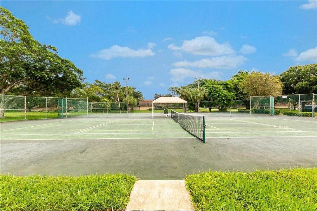 709 7th Lane, Palm Beach Gardens, FL 33418 Photo