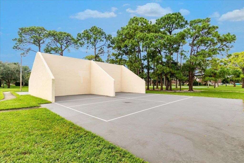 709 7th Lane, Palm Beach Gardens, FL 33418 Photo