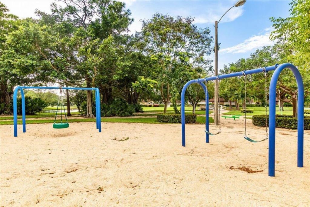 709 7th Lane, Palm Beach Gardens, FL 33418 Photo