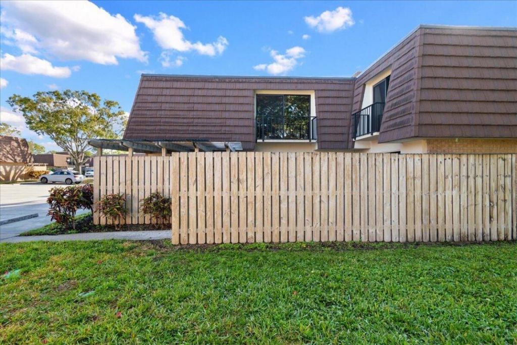 709 7th Lane, Palm Beach Gardens, FL 33418 Photo