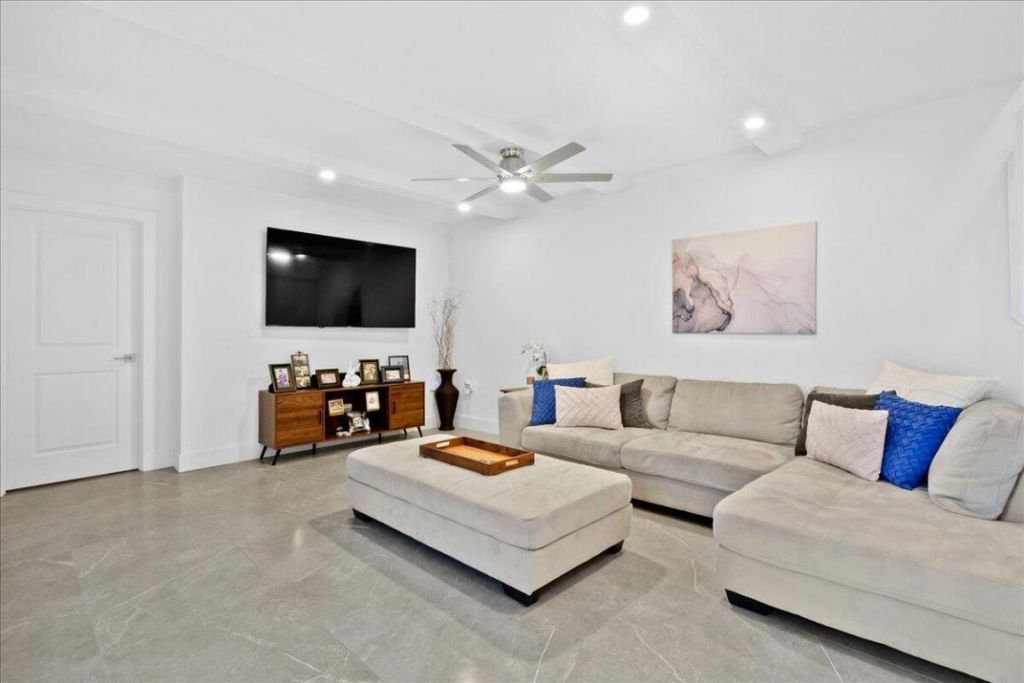 709 7th Lane, Palm Beach Gardens, FL 33418 Photo