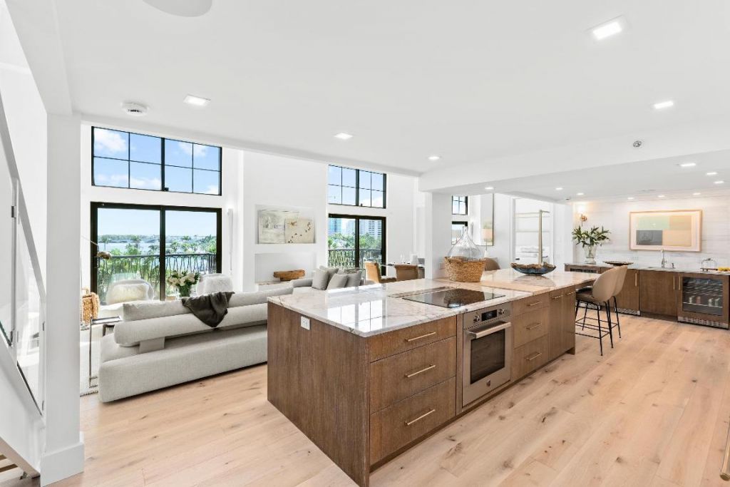 101 N Clematis Street, Unit 412, West Palm Beach, FL 33401 Photo