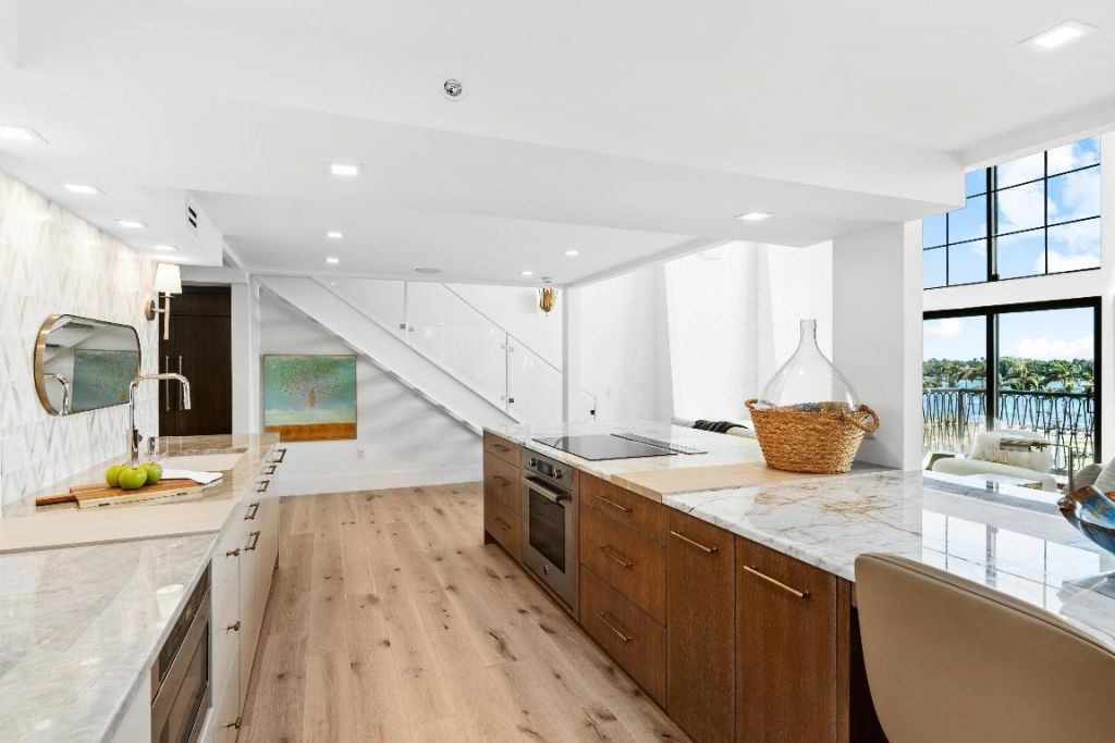 101 N Clematis Street, Unit 412, West Palm Beach, FL 33401 Photo