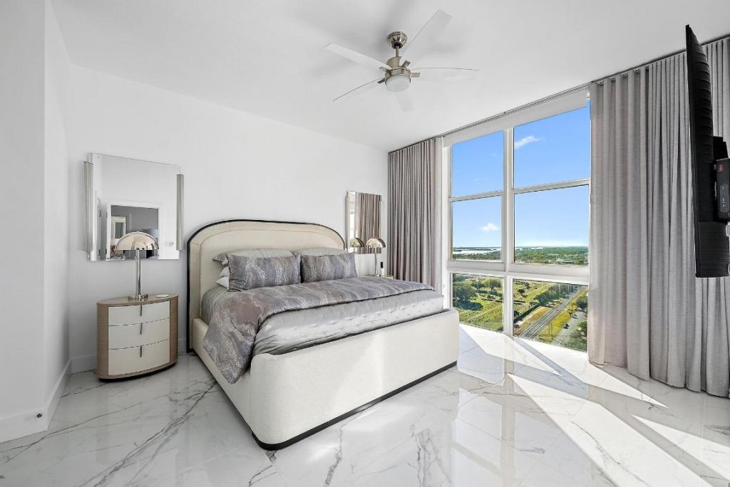 550 Okeechobee Boulevard, Unit Uph-03, West Palm Beach, FL 33401 Photo